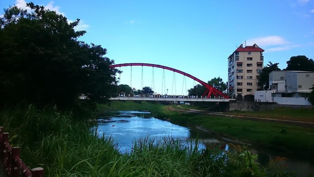 Literature River Bank 文學河岸 民宿 Hualien Exterior foto